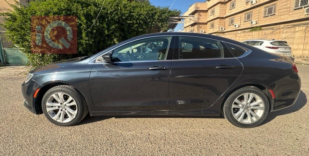 Chrysler 200